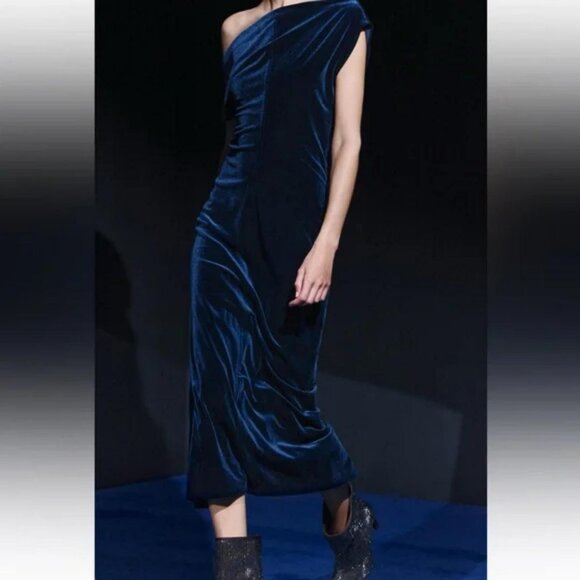 ZARA VELVET MIDI DRESS ZW COLLECTION - Picture 4 of 9